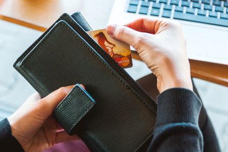 Чтобы не стать жертвой мошенников, нужно знать их основные уловки